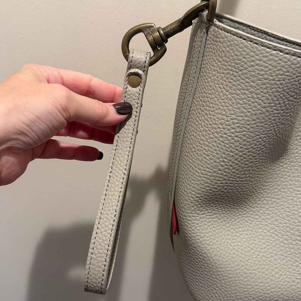 Angela Roi Elegant light gray Leather Shoulder Bag - Picture 4 of 8